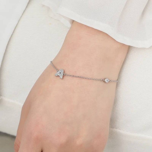 Armband mit Initialbuchstabe