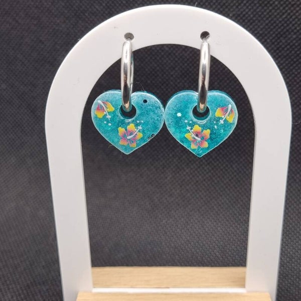 Boucles d'oreilles pampilles bleues paillettes et hibiscus colorés