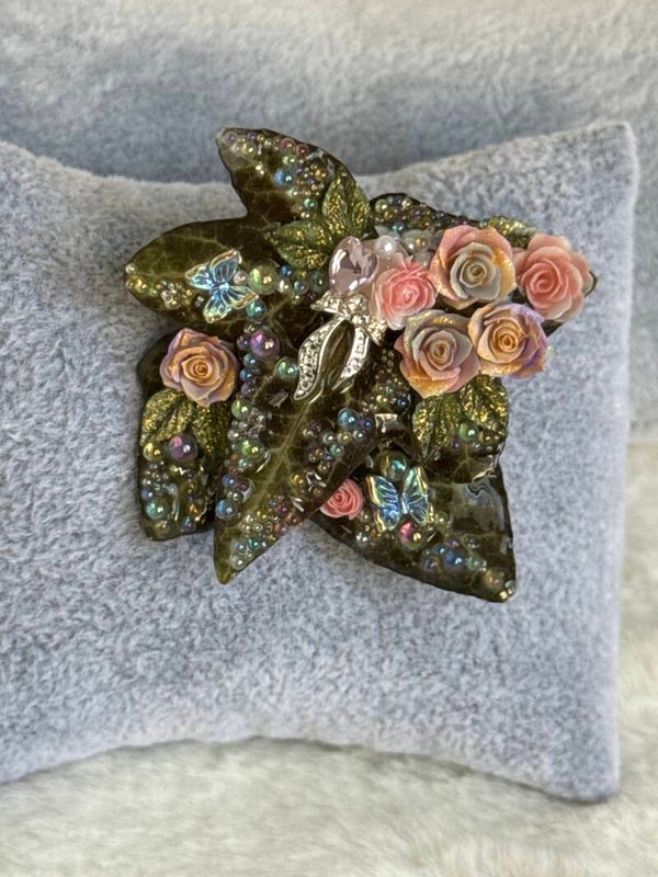 Broche lierres naturels 51