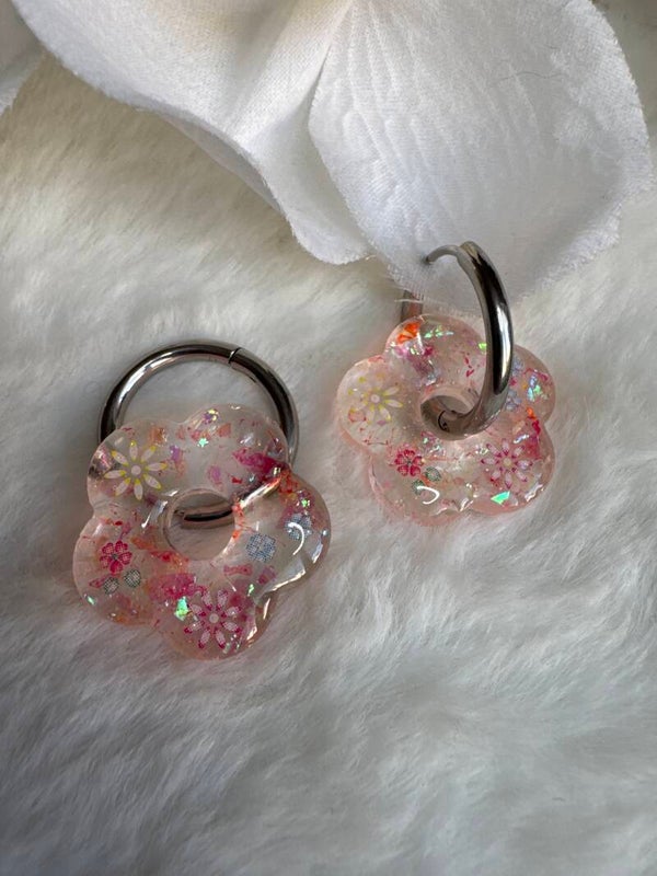 Boucles d’oreilles pampilles fleurs acidulées pailletées 24
