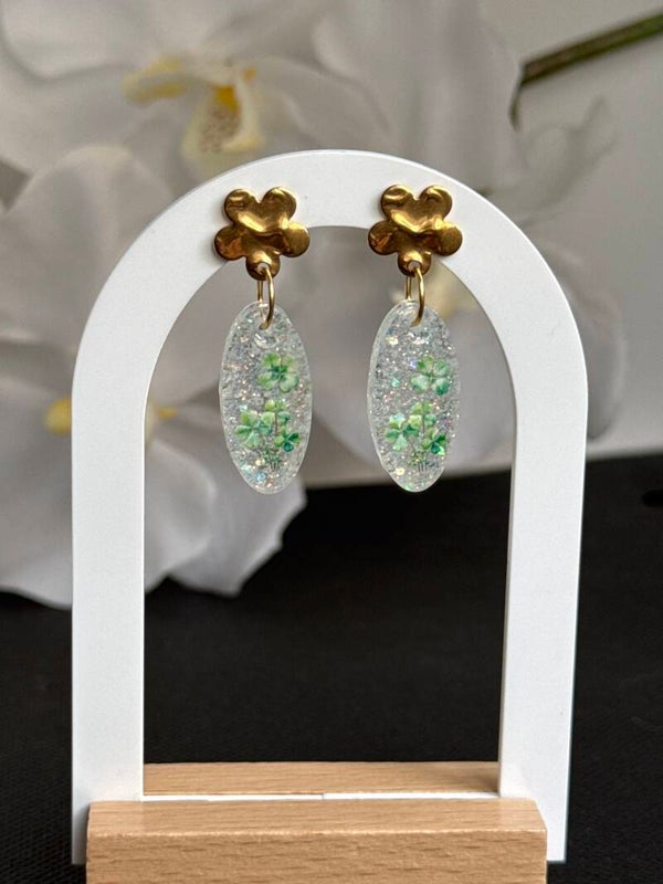 Boucles d’oreilles ovales transparentes pailletées et  trèfles 5
