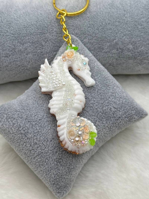 Porte clé hippocampe blanche, bulles et perles 18