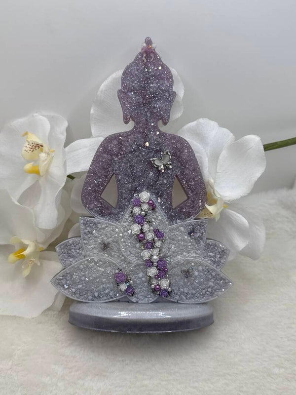 Bouddha sur socle violet et blanc