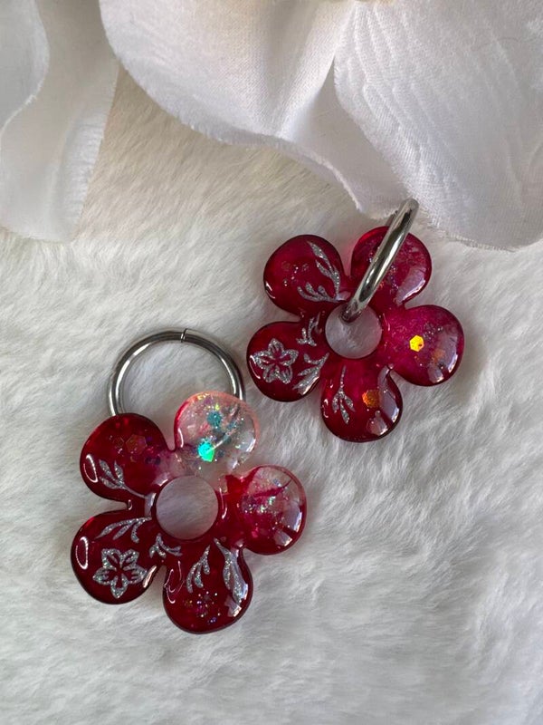 Boucles d’oreilles grandes fleurs hibiscus pailletés argent 3