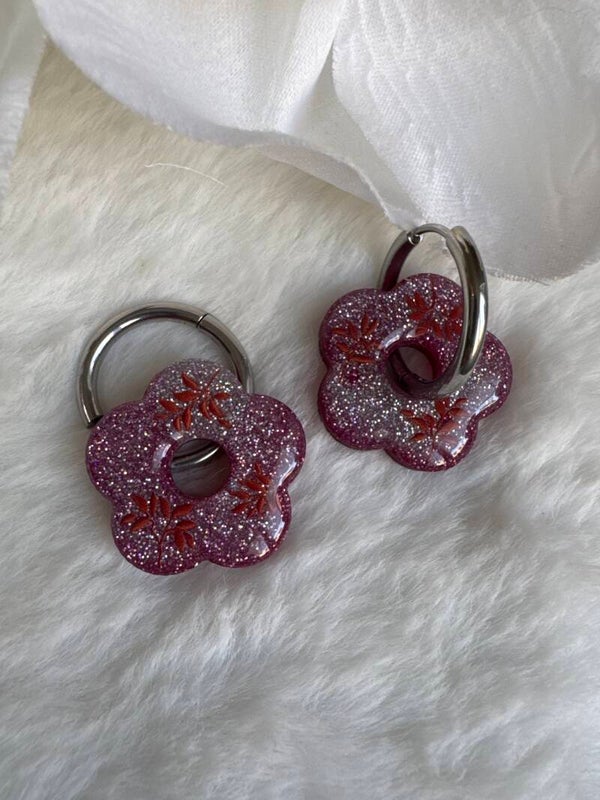 Boucles d’oreilles pampilles fleurs bordeaux pailletées et feuilles rouges 26