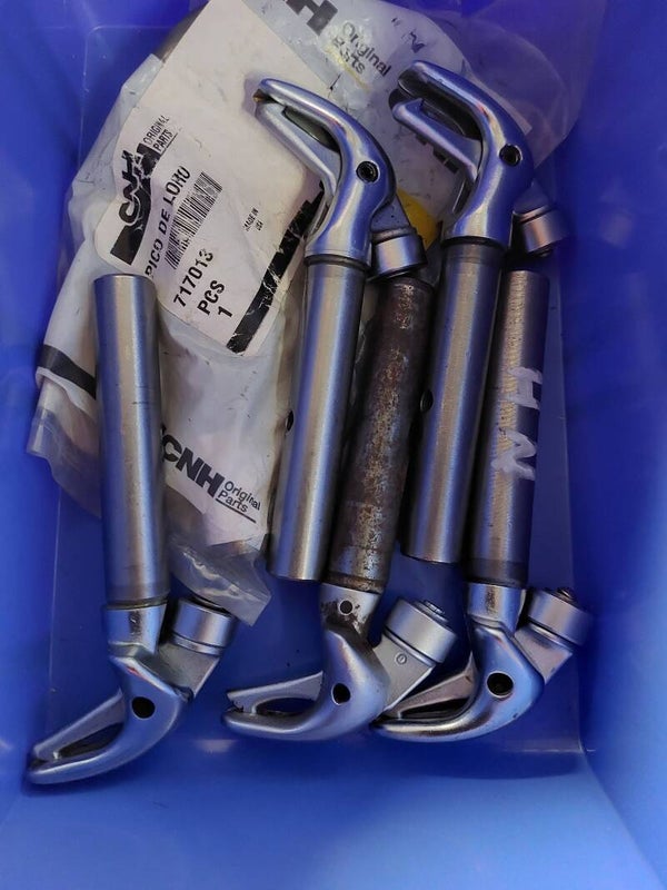 New Holland knoperbek voor kunststof/nylon touw.