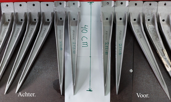 New Holland invoertand aluminium.    40 cm totale lengte.   NH  386 387