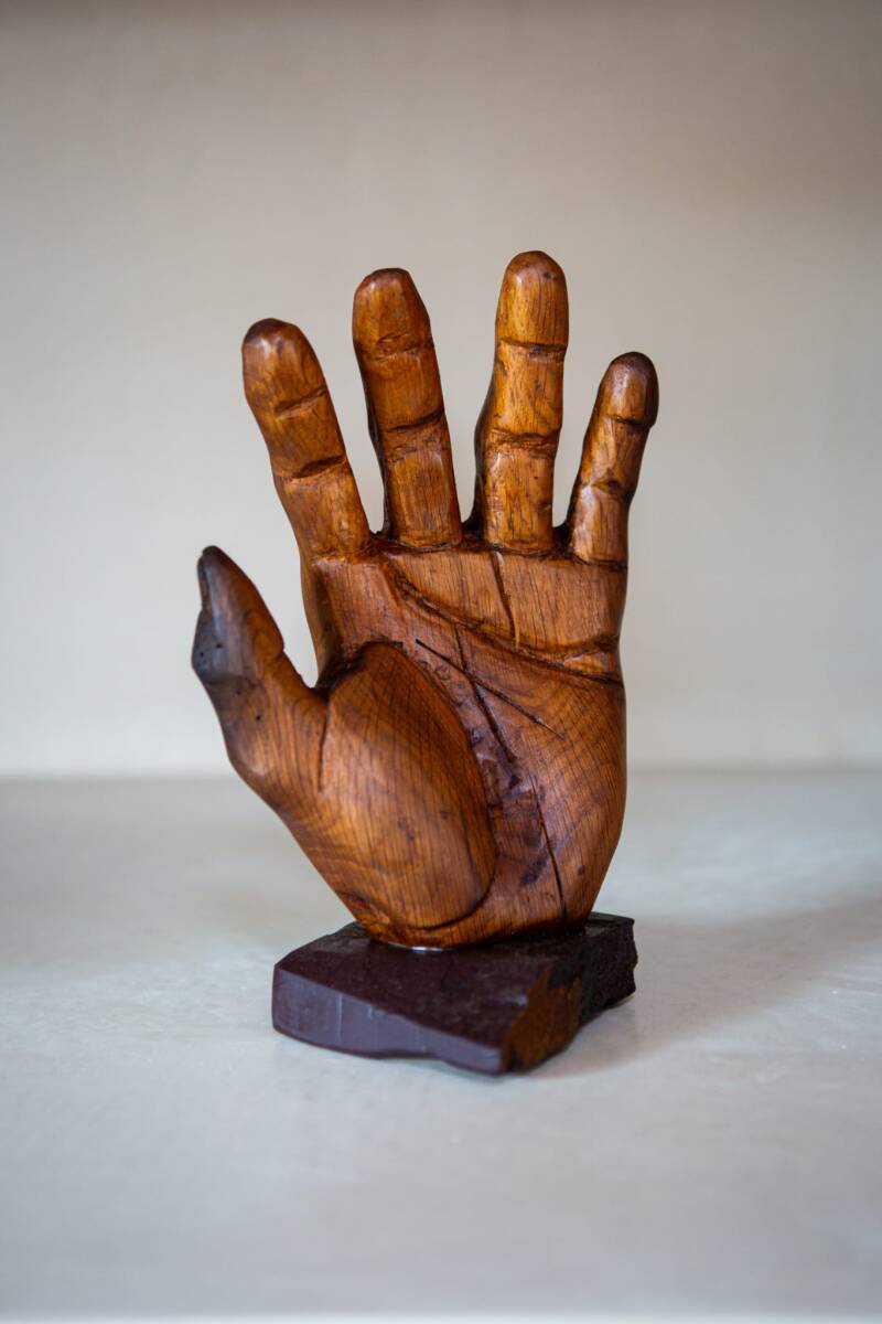 hand-gemaakt-uit-oude-eik-op-een-paarse-leisteen-standard-pvoet0.jpg