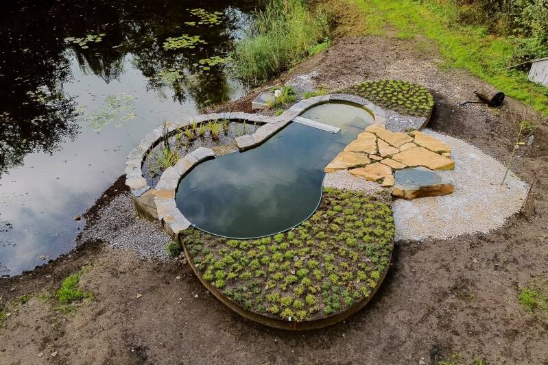 zwemvijver-aan-natuurvijver-drone-2-standard.jpg