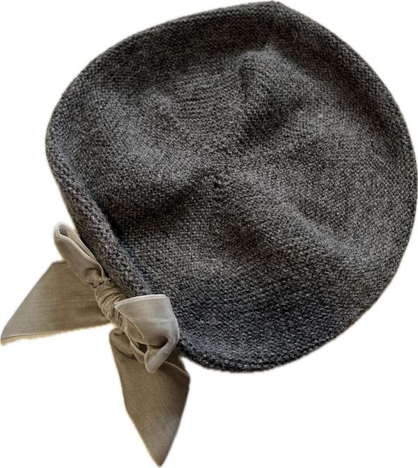 Kinderbaret grijs met strik