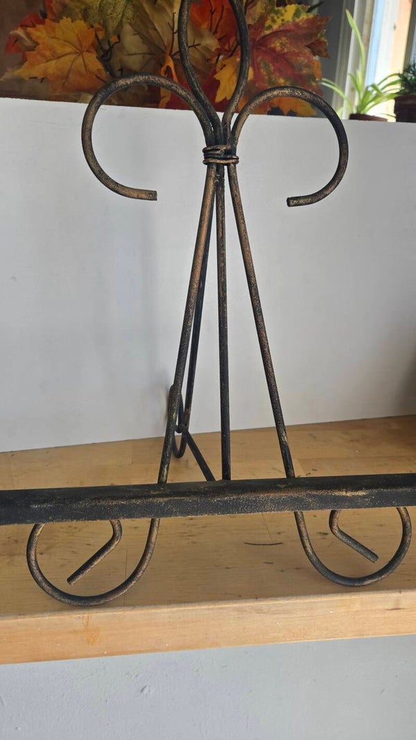 Vintage Elegant Decorative Easl