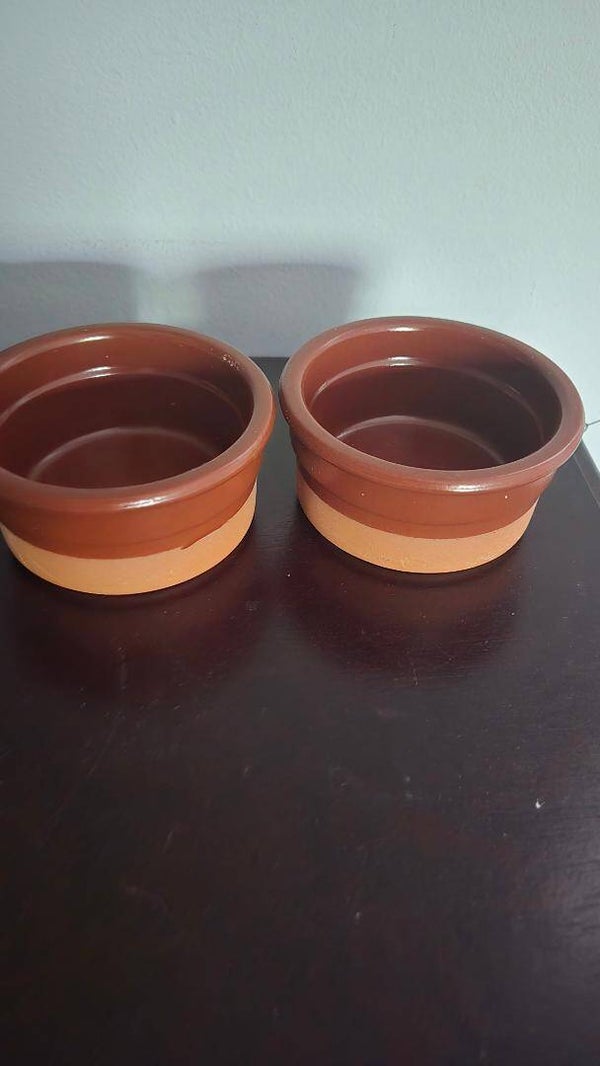 Set of two stoneware ramikins