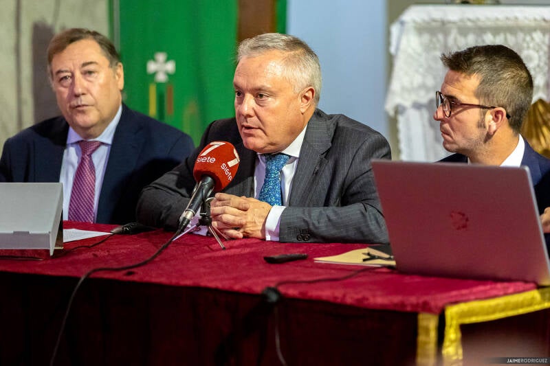 hdad-santo-entierro-presentaci-n-documento-autor-a-cristo-yacente-2024-jaime-rodr-guez-14-standard.jpg