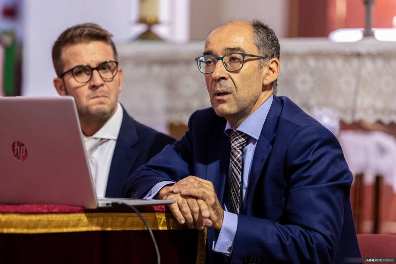 hdad-santo-entierro-presentaci-n-documento-autor-a-cristo-yacente-2024-jaime-rodr-guez-3-standard.jpg