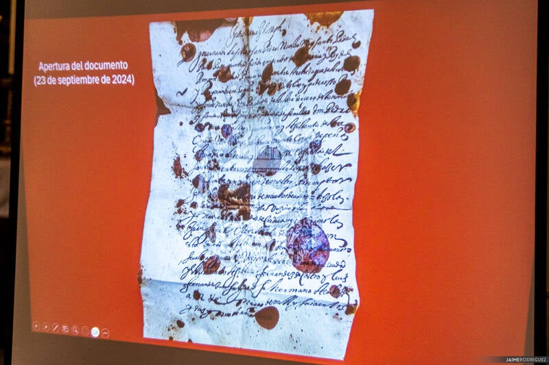hdad-santo-entierro-presentaci-n-documento-autor-a-cristo-yacente-2024-jaime-rodr-guez-6-standard.jpg