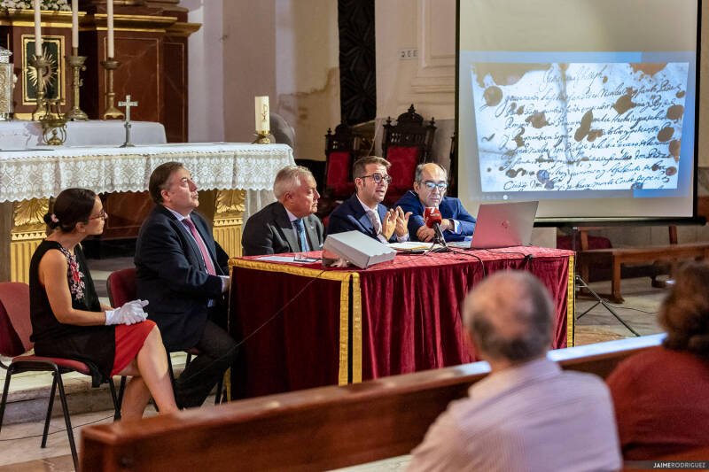 hdad-santo-entierro-presentaci-n-documento-autor-a-cristo-yacente-2024-jaime-rodr-guez-9-standard.jpg