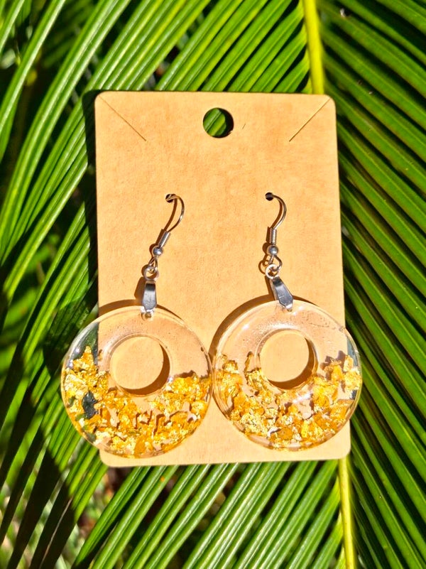 Golden flakes earrings, round