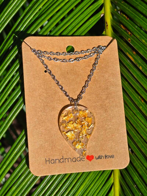 Golden flakes necklace, leaf