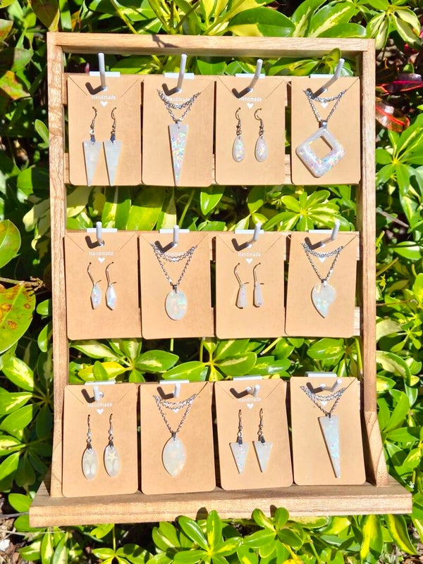 White Pearl Flake Collection