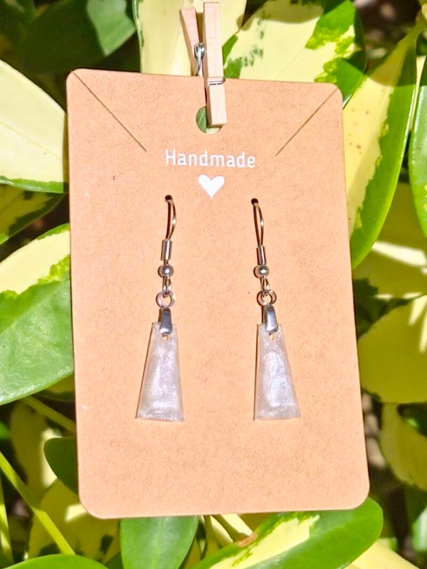 White Pearl Shimmer Collection medium earrings