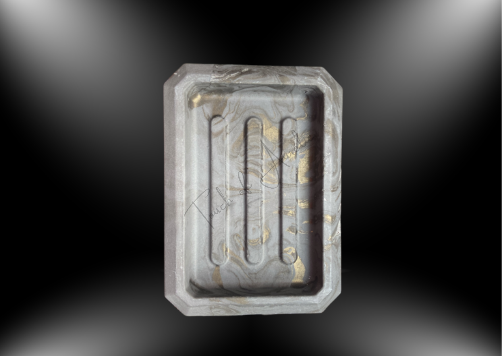 Gris foncé et doré