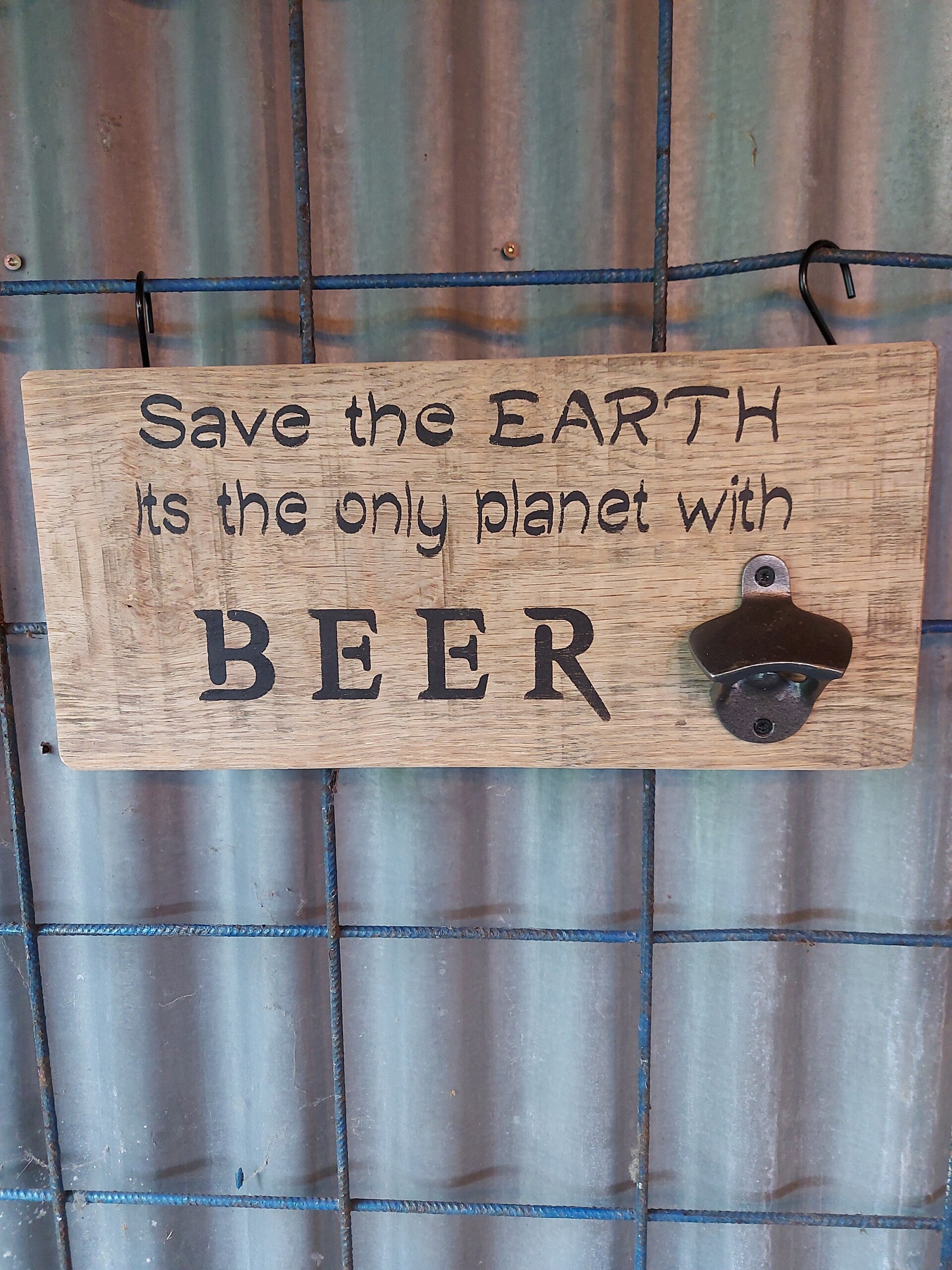 Bieropener "Save the earth"