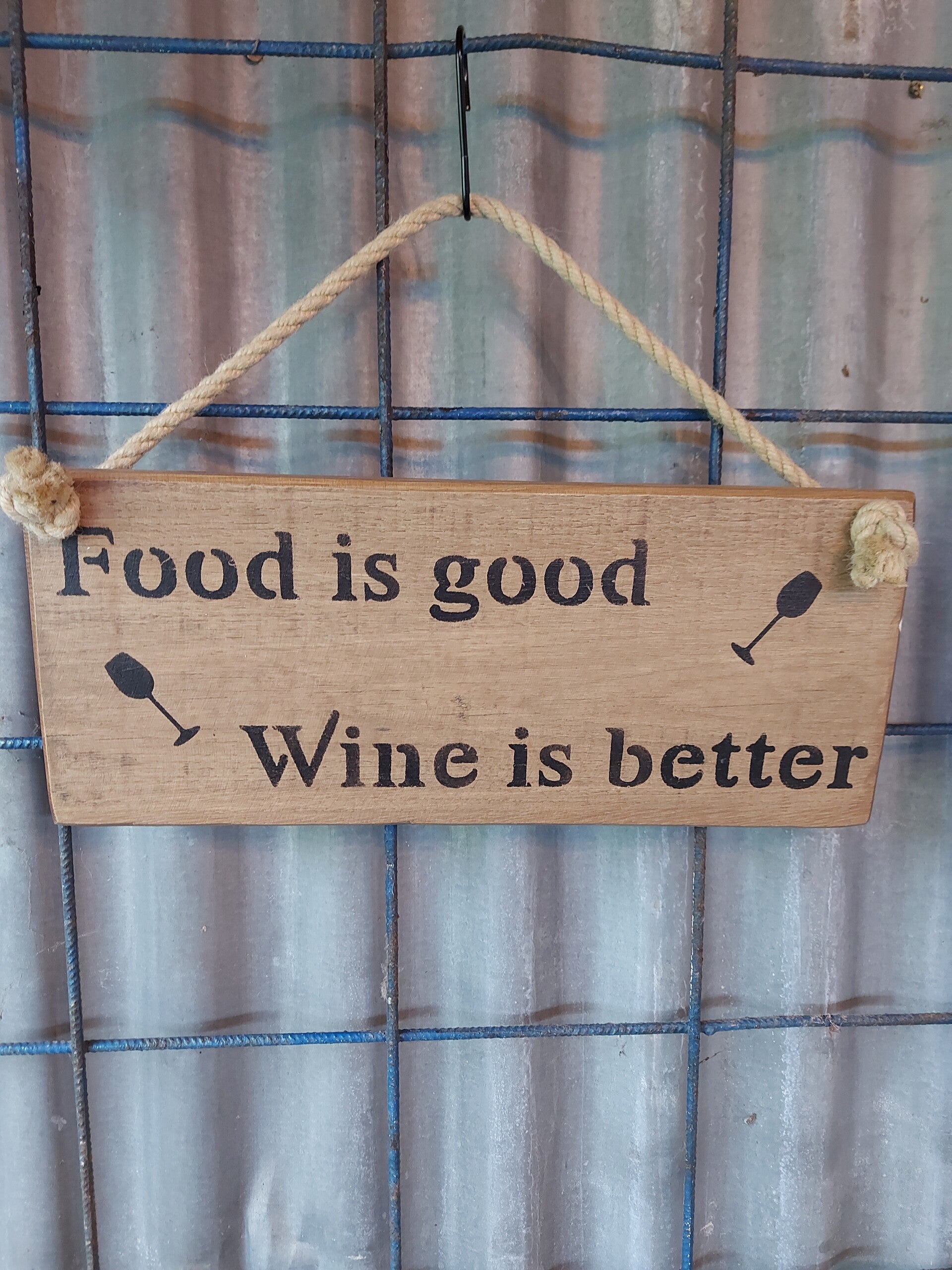 Tekstbord "Food is good"