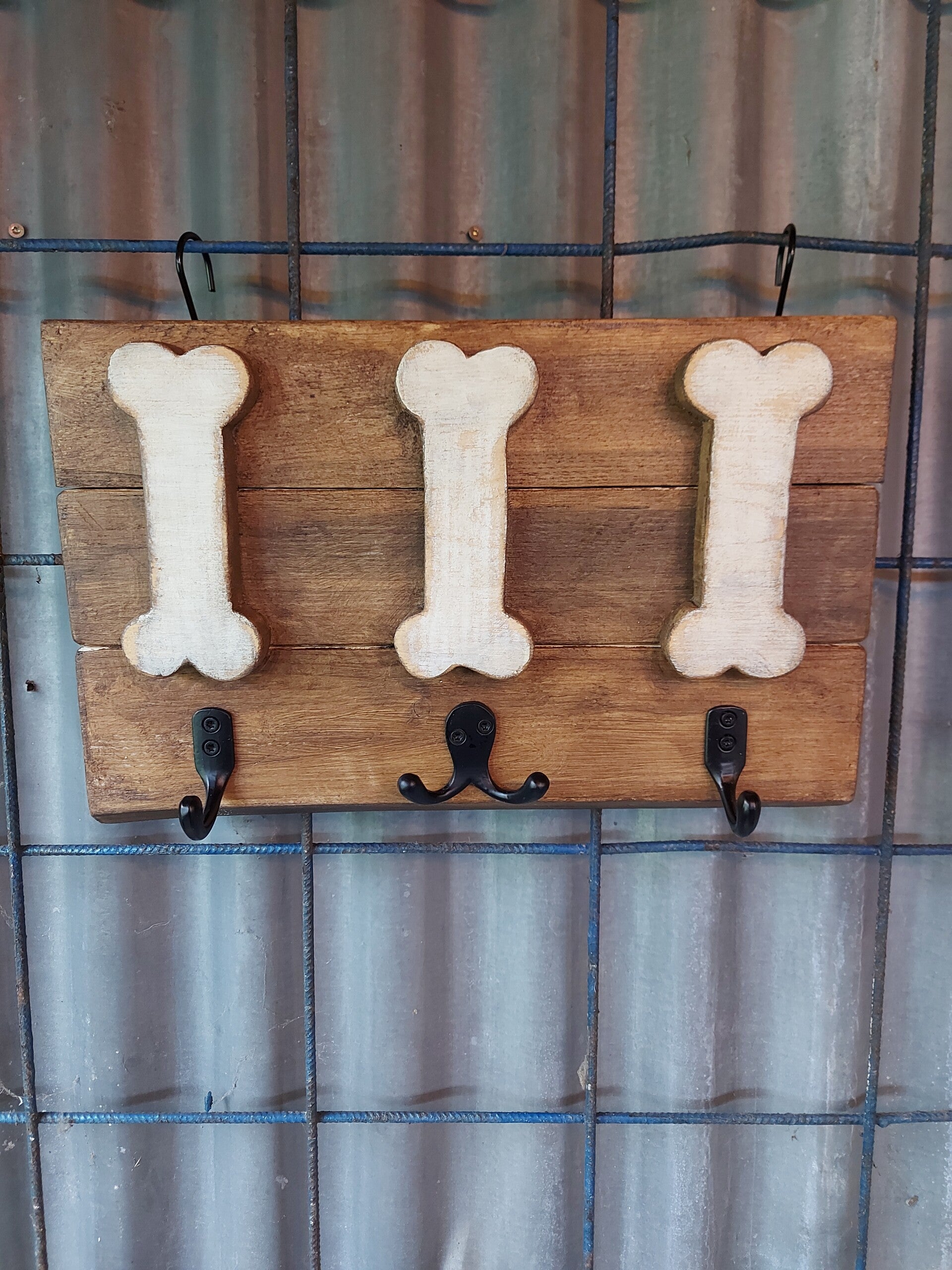 Hondenkapstok "3 witte botten"