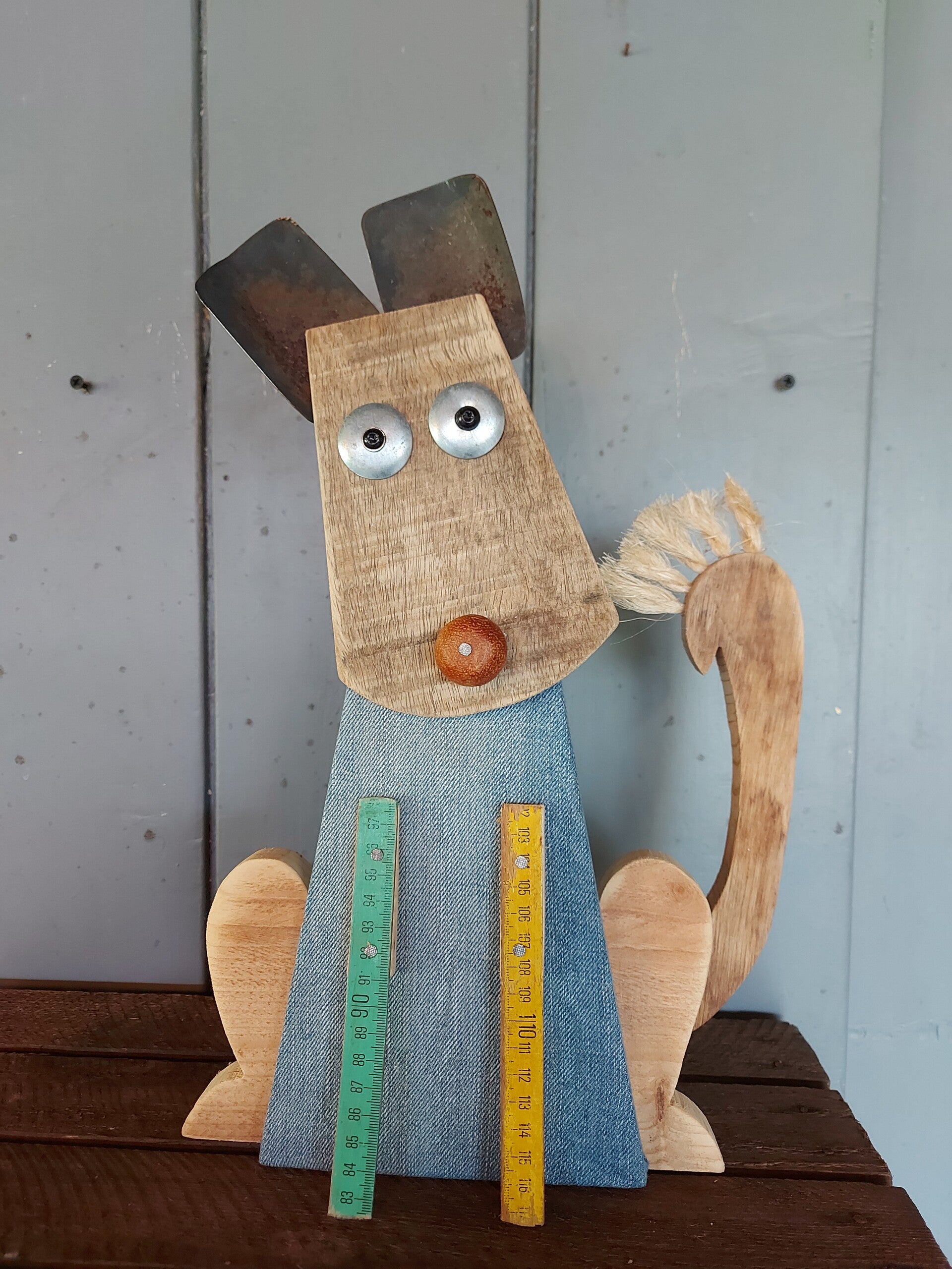 Staande Hond " Recycling"