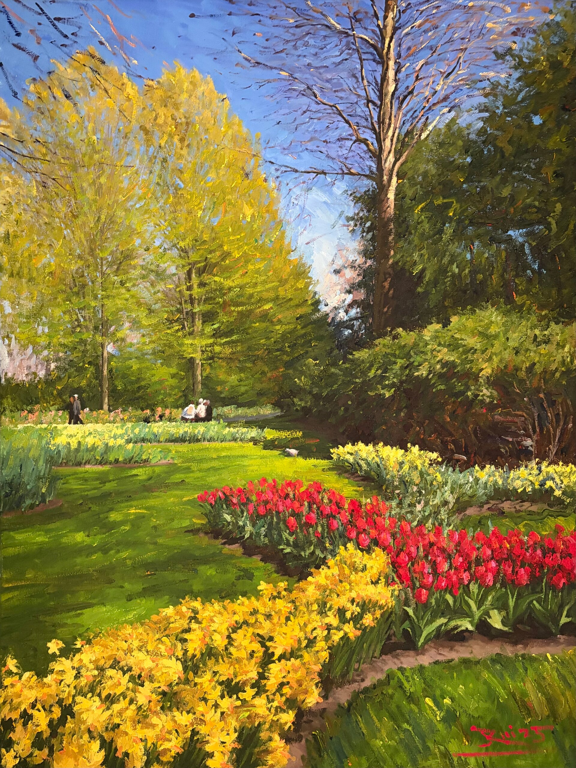 Daffodils and red tulips in Keukenhof