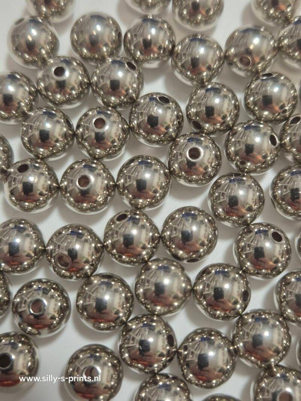 kraal zilver kleurig