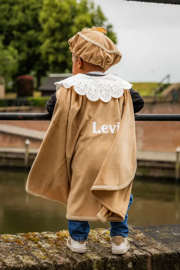 Pieten cape beige