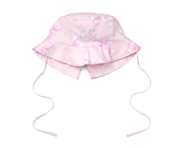 Little a hoed Orella