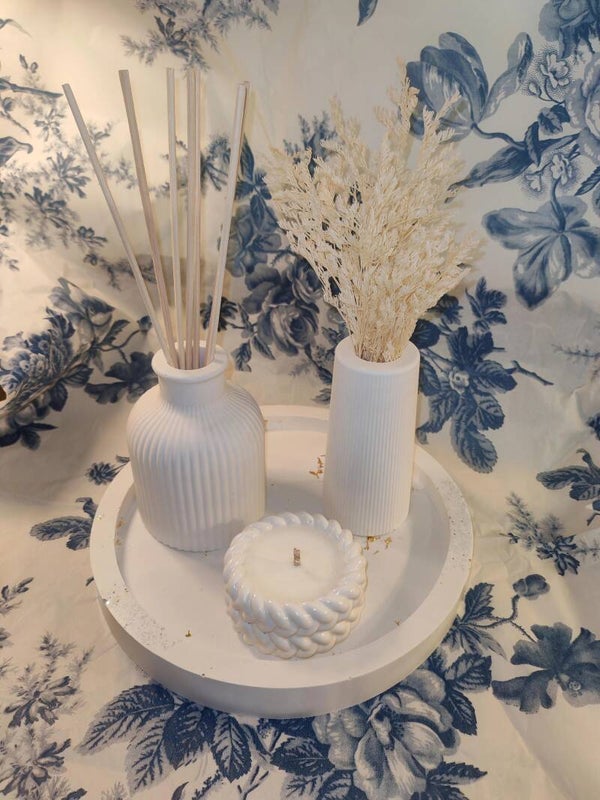 Grand plateau déco blanc et sa bougie parfum Vanille