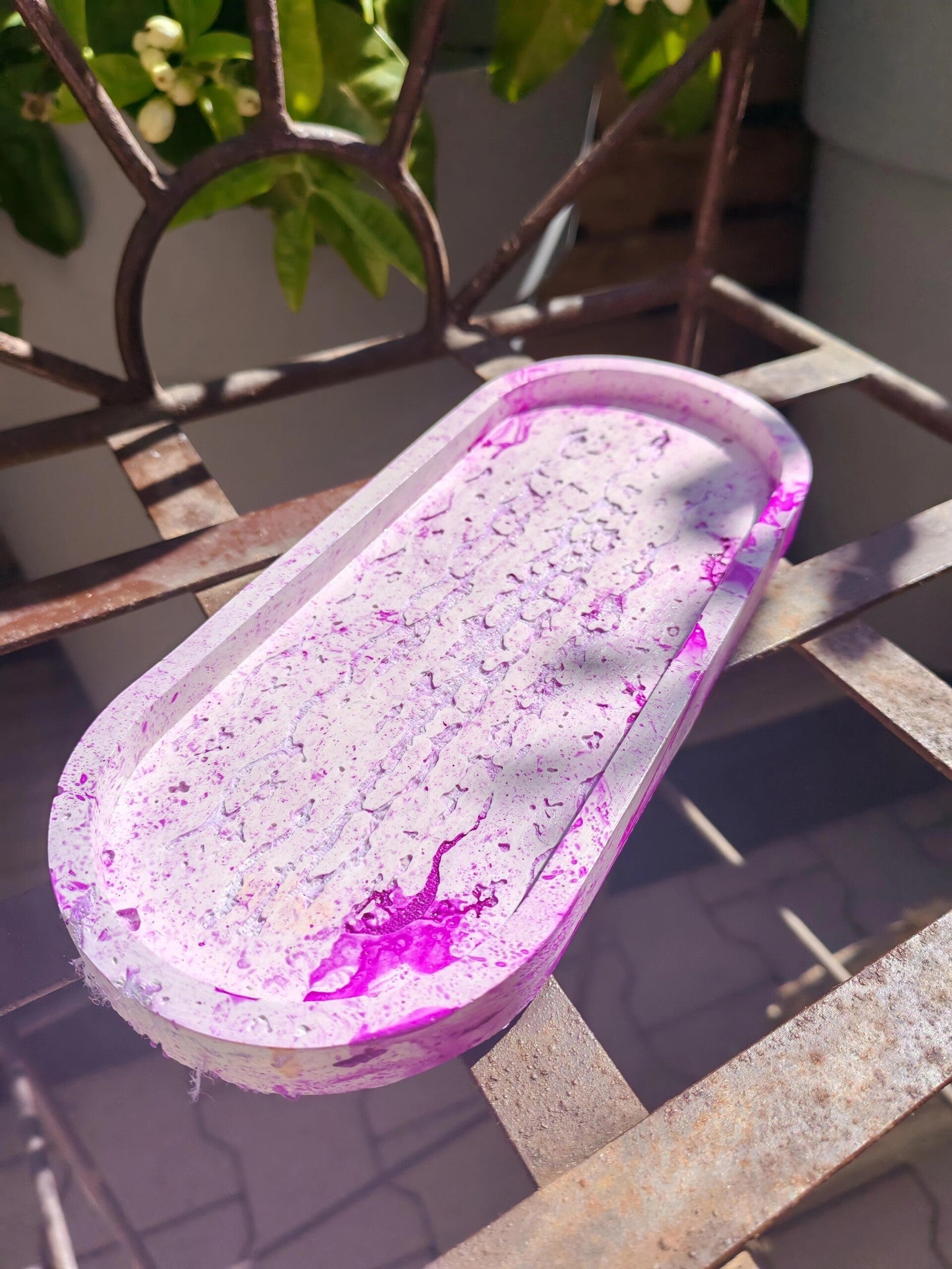 Grand plateau en résine mono composante