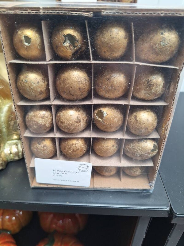 Doos kwarteleitjes