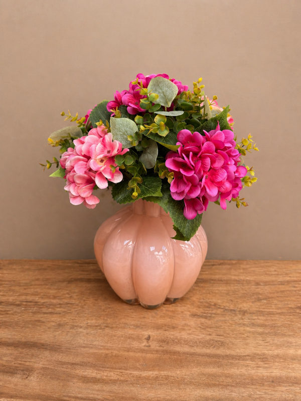 Kunstboeket Hortensia roze met groen accenten in glazen vaas