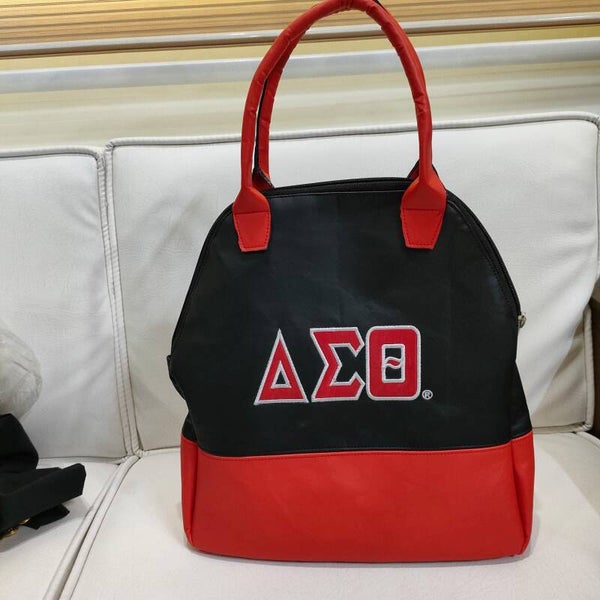 Delta Purse