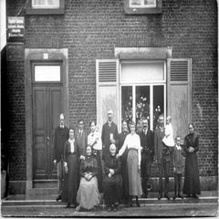 phufamille02a-standard.jpg