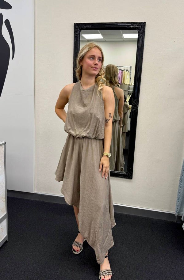 Taupe Asymmetrische Jurk met Open Rug