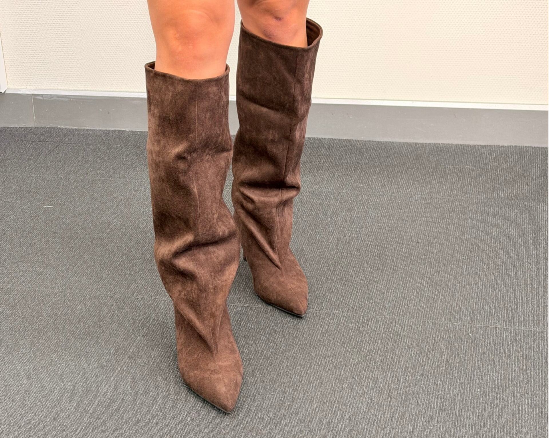 Suède Look Laarzen met Hak – bruin