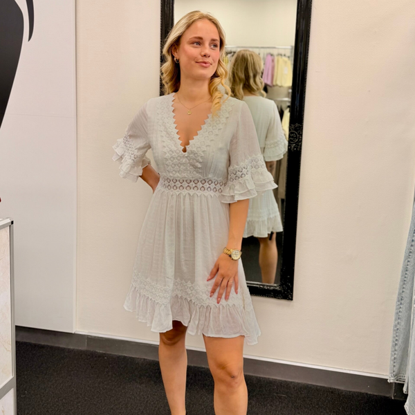 Romantische Jurk met Kantdetails – Wit