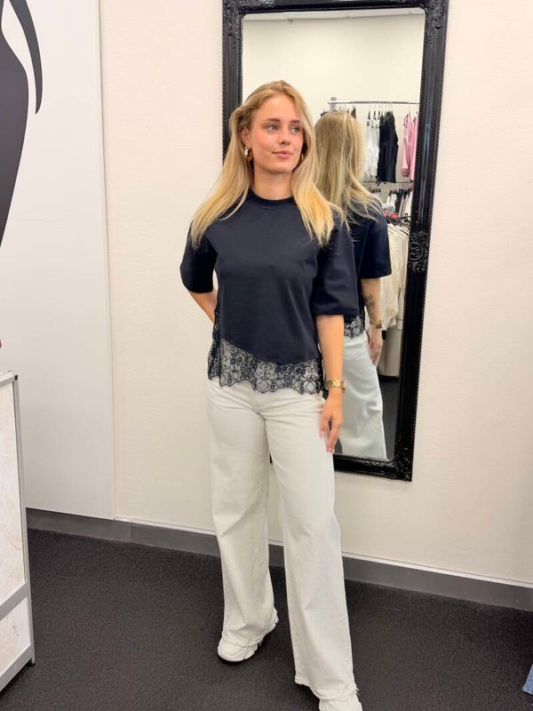 Donkerblauwe Top met Kant – One Size