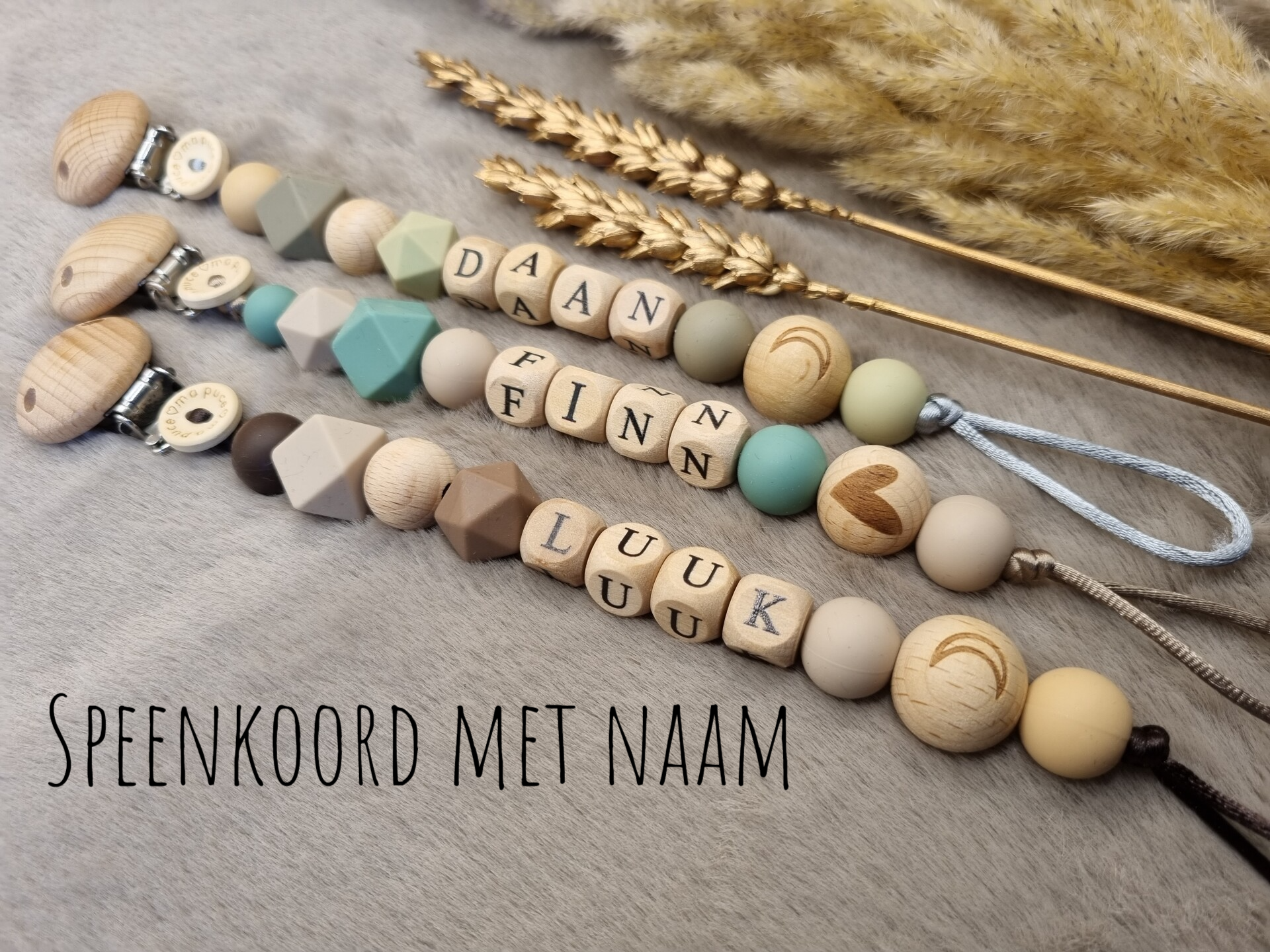 Speenkoord met naam in pastelkleuren, handgemaakt en veilig