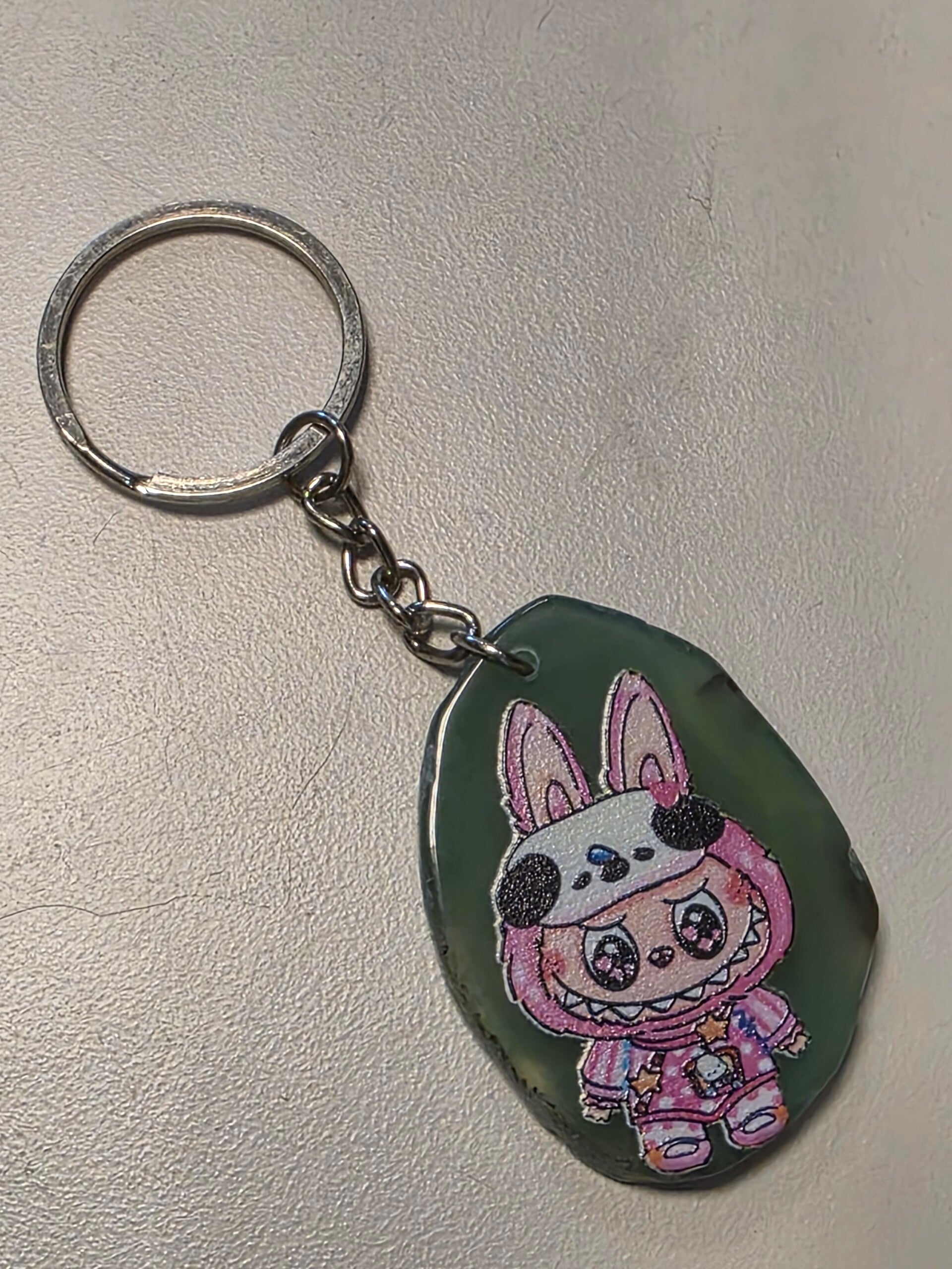 LABUBU SLEUTELHANGER VAN AGAAT aardende en beschermende steen