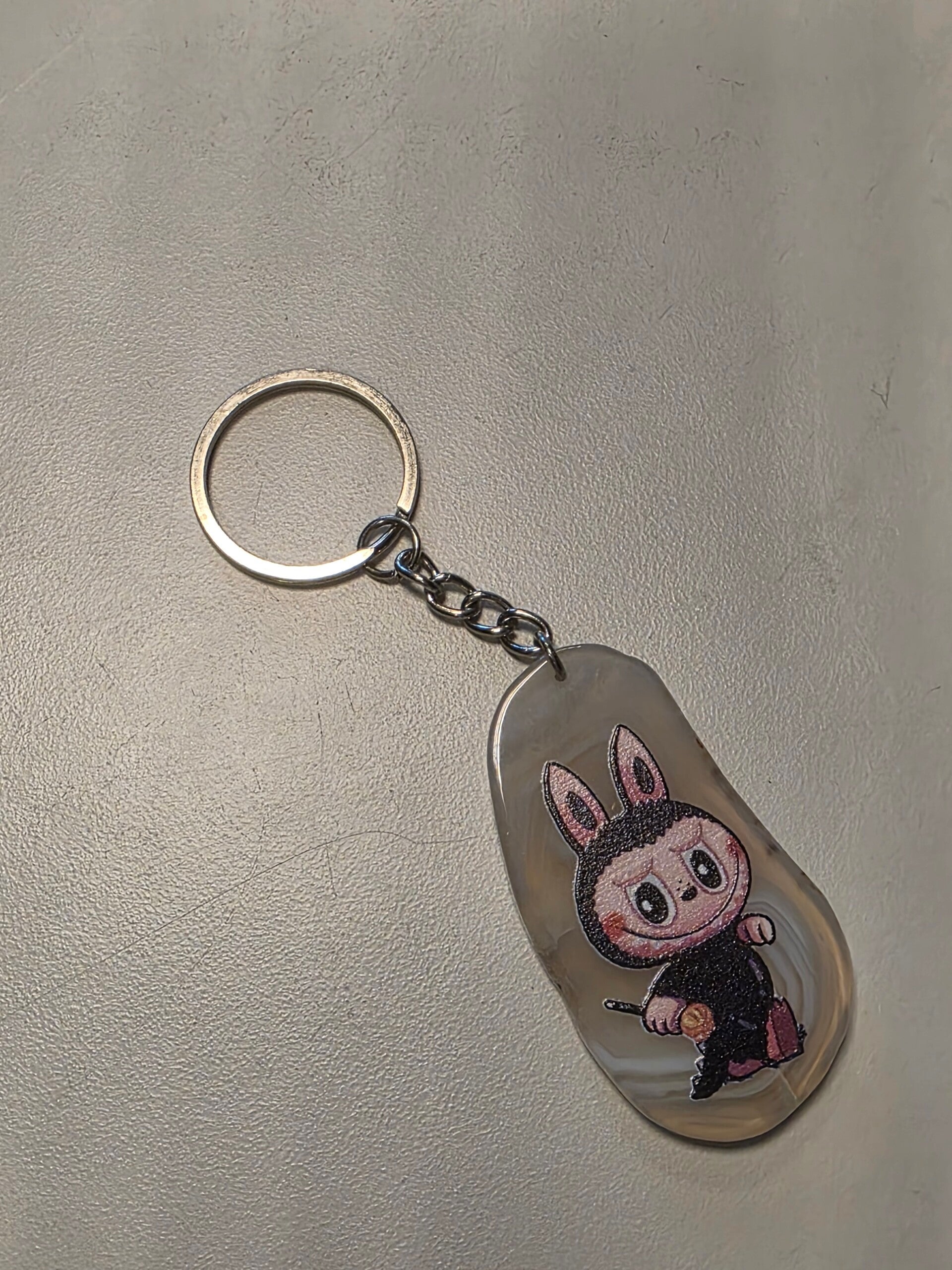 LABUBU SLEUTELHANGER VAN AGAAT aardende en beschermende steen