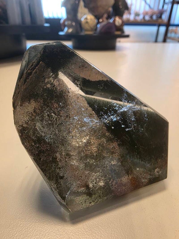 Prachtige AA KWALITEIT GARDENKWARTS NR. 73 Het kristal helpt je om dromen en doelen waar te maken, brengt je in verbinding met de natuur en geeft kracht.