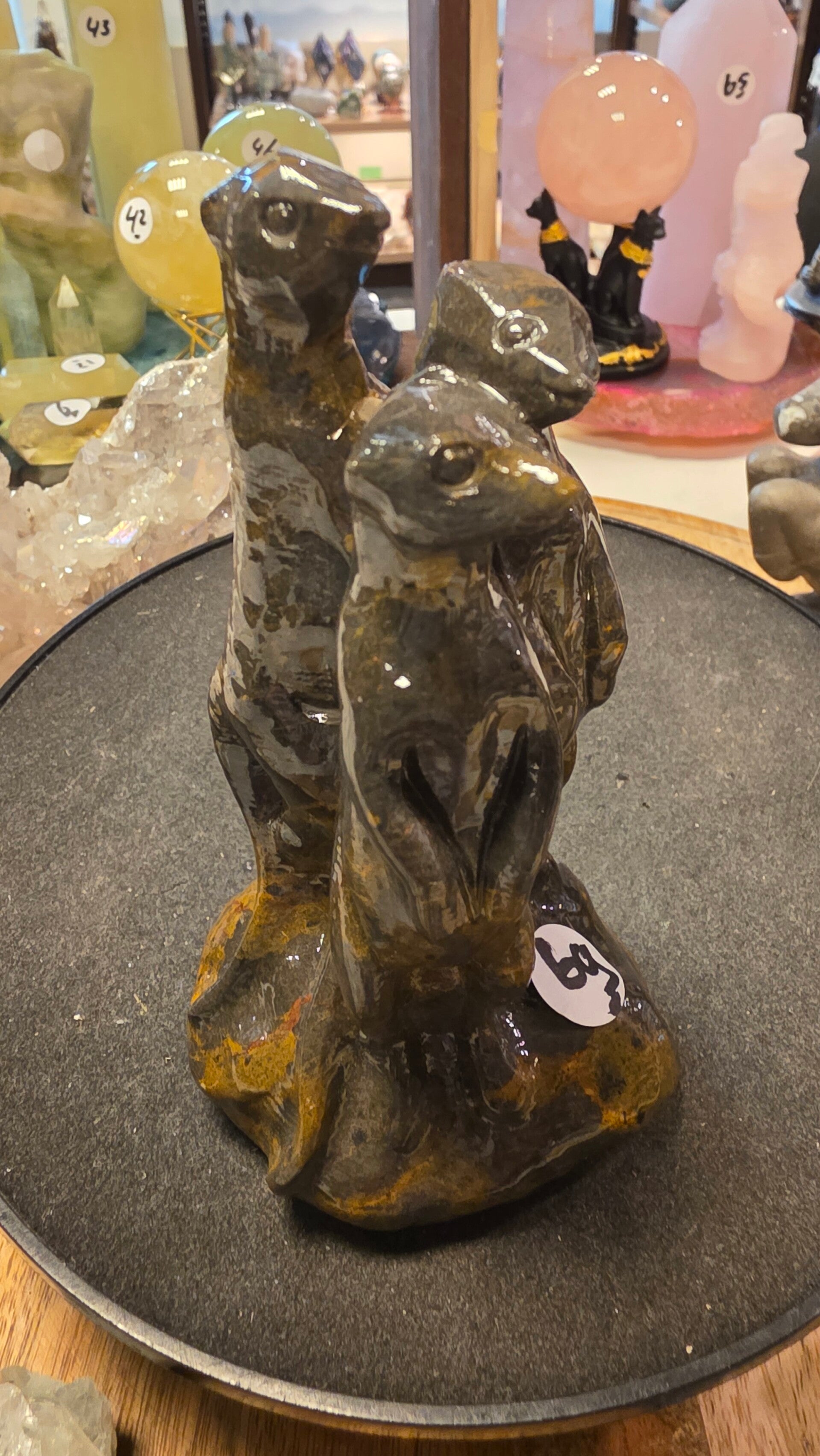 GROEP STOKSTAARTJES Chocolade Jaspis  12.5 X 8 CM helpt bij het loslaten van stress en negatieve emoties, brengt emotionele en fysieke balans, en werkt reinigend, ontgiftend en pijnstillend.