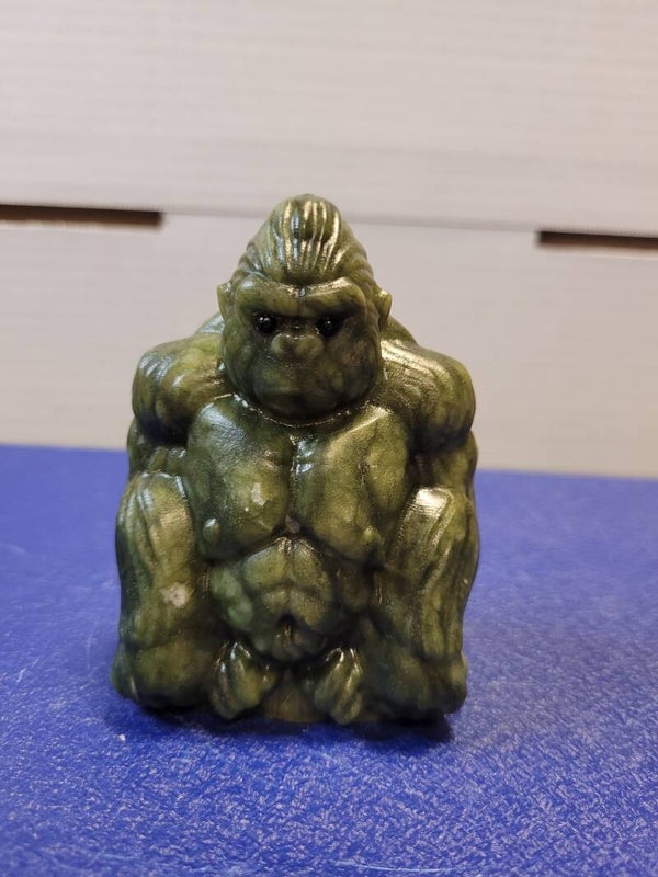 Gorrila groene jade nr 214  Sterk reinigend, helpt negatieve energie los te laten, vermindert stress en ondersteunt de nieren en blaas
