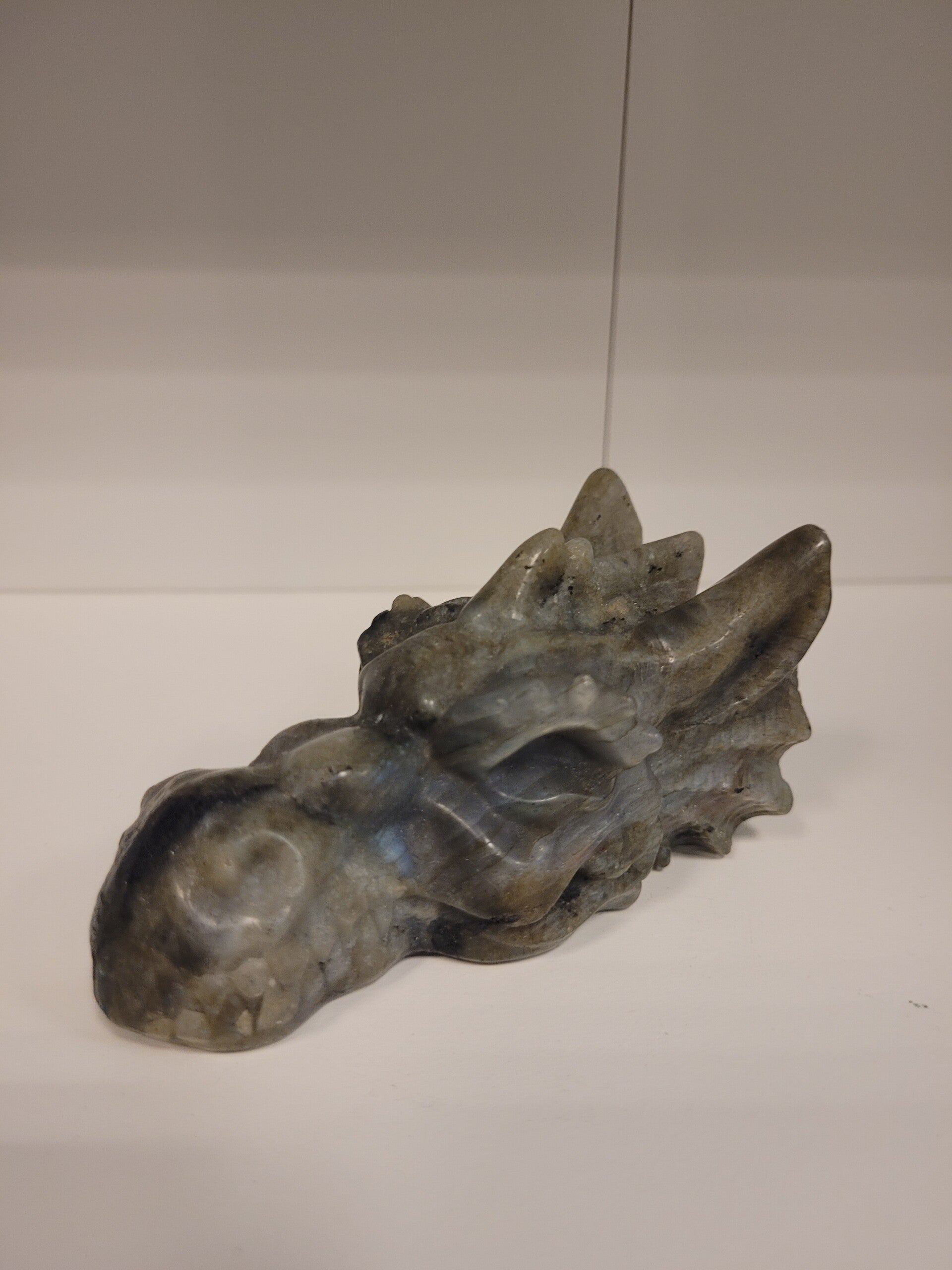 Prachtige Labradoriet Draak  nr 124 krachtige beschermsteen die de aura reinigt, negatieve energie afweert en emoties in balans brengt